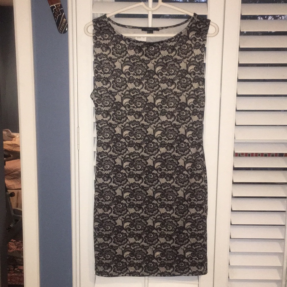 Lace patterned Bodycon Dress